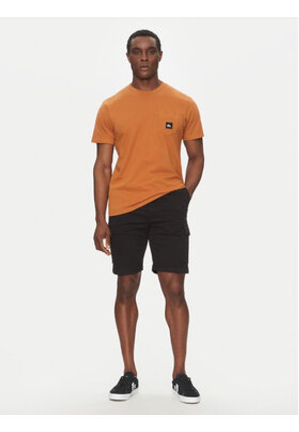 Quiksilver T-Shirt EQYZT08035 Brązowy Regular Fit. Kolor: brązowy. Materiał: bawełna