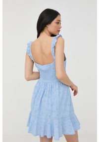 Guess sukienka bawełniana mini rozkloszowana. Kolor: niebieski. Materiał: bawełna. Długość rękawa: na ramiączkach. Typ sukienki: rozkloszowane. Długość: mini #4