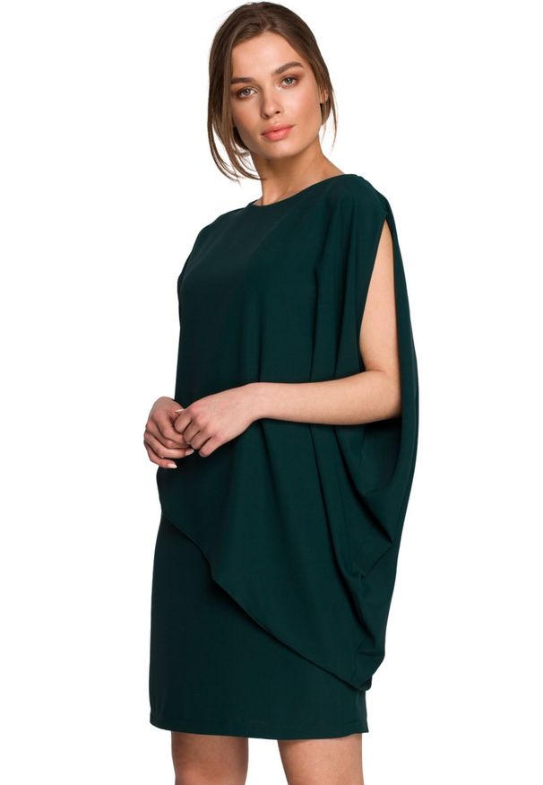 Style - Prosta sukienka warstwowa z asymetryczną falbaną zielona. Kolor: zielony. Materiał: tkanina, elastan. Typ sukienki: proste, asymetryczne