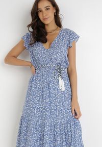 Born2be - Niebieska Sukienka Cadulenn. Typ kołnierza: kołnierz z falbankami. Kolor: niebieski. Materiał: tkanina. Długość rękawa: krótki rękaw. Wzór: nadruk, aplikacja, kwiaty. Styl: boho. Długość: maxi #3