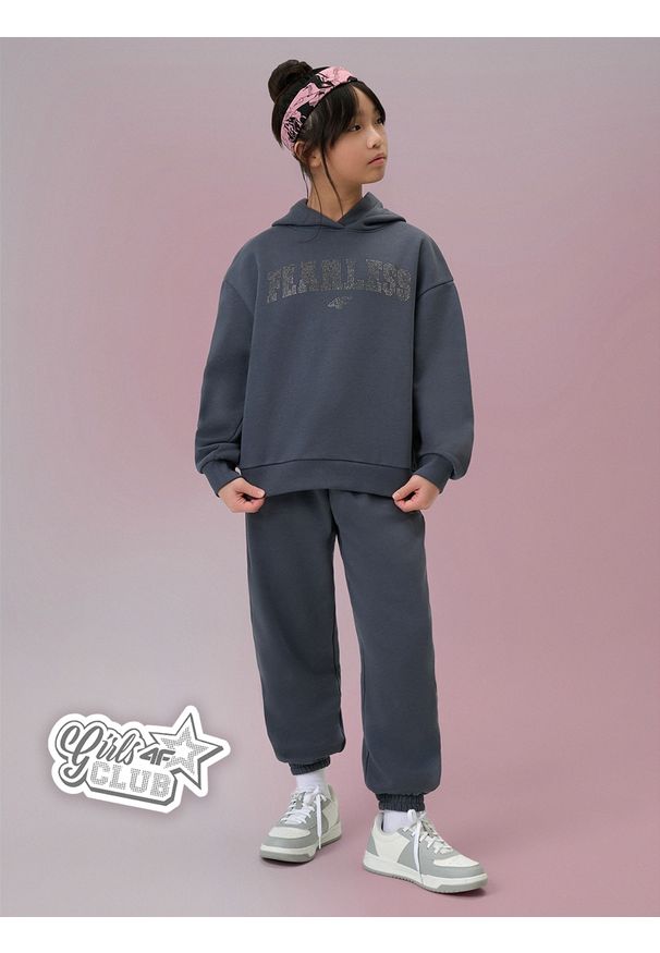 4f - 4F Spodnie dresowe joggery dziewczęce - szare 122/128 (6-8 lat). Okazja: na co dzień. Kolor: szary. Materiał: dresówka. Wzór: aplikacja. Sezon: lato. Styl: casual