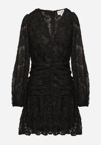 Born2be - Czarna Koronkowa Sukienka z Kopertowym Dekoltem i Marszczeniami Labisse. Okazja: na co dzień. Typ kołnierza: dekolt kopertowy. Kolor: czarny. Materiał: koronka. Typ sukienki: kopertowe. Styl: casual, klasyczny #4