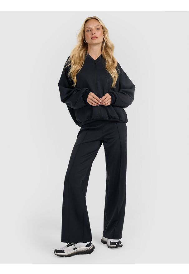 4f - 4F Bluza dresowa rozpinana bez kaptura damska - czarna S. Typ kołnierza: bez kaptura. Kolor: czarny. Materiał: dresówka