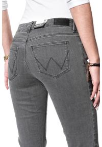 Wrangler - WRANGLER STRAIGHT CONCRETE PLAN W28TQG25P 112128518. Wzór: jednolity