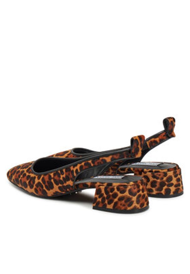 Steve Madden Sandały Smitten-LP SM11003685 Brązowy. Kolor: brązowy. Materiał: skóra