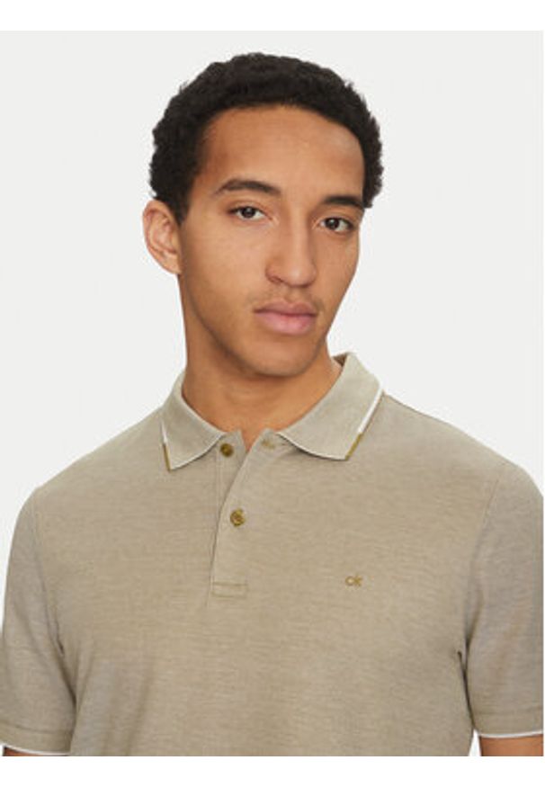 Calvin Klein Polo K10K114475 Beżowy Regular Fit. Typ kołnierza: polo. Kolor: beżowy. Materiał: bawełna