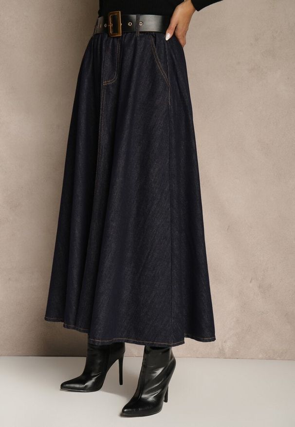 Renee - Granatowa Rozkloszowana Spódnica Jeansowa Midi z Paskiem Wendlla. Okazja: na co dzień. Kolor: niebieski. Materiał: jeans. Styl: klasyczny, casual