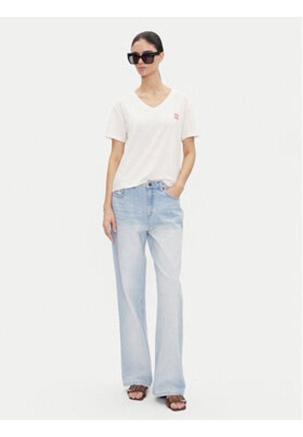 Hugo - HUGO T-Shirt Nika_T-Shirt 50540046 Écru Regular Fit. Kolor: kremowy. Materiał: bawełna