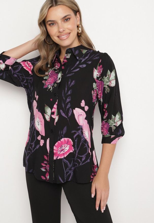 Born2be - Czarno-Różowa Koszula z Wiskozy w Kwiatowy Wzór Cerilna. Okazja: na co dzień. Kolor: czarny. Materiał: wiskoza. Wzór: kwiaty. Styl: casual