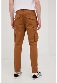 Only & Sons spodnie męskie kolor brązowy w fasonie cargo. Okazja: na co dzień. Kolor: brązowy. Materiał: tkanina, bawełna. Wzór: gładki. Styl: casual