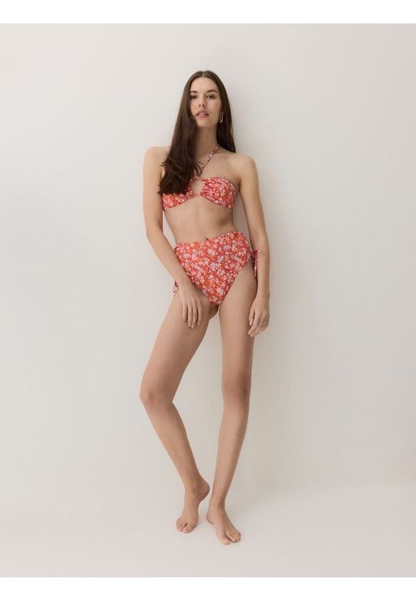 Reserved - Dół od bikini - czerwony. Stan: podwyższony. Kolor: czerwony. Materiał: materiał