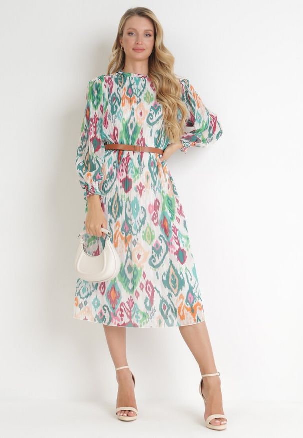 Born2be - Zielona Plisowana Sukienka Midi z Paskiem Hyacida. Kolor: zielony. Styl: elegancki. Długość: midi
