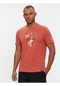 Calvin Klein T-Shirt Camo Logo K10K112401 Pomarańczowy Regular Fit. Kolor: pomarańczowy. Materiał: bawełna #1