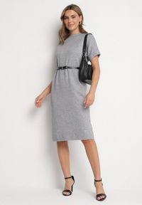 Born2be - Szara Sukienka z Wiskozą Bawełną i Odpinanym Kwiatem 3D Zeiada. Kolor: szary. Materiał: bawełna, wiskoza. Wzór: kwiaty #3