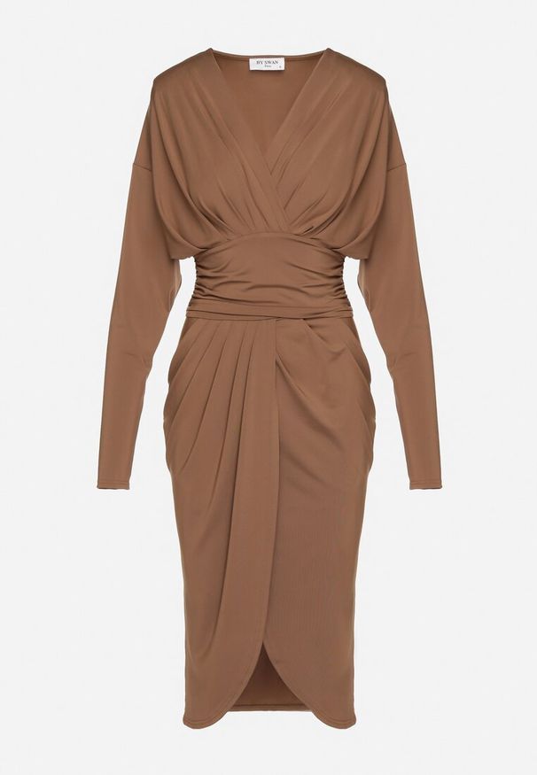 Born2be - Brązowa Sukienka Kopertowa z Wiskozą Zdobiona Marszczeniem Edivana. Kolor: brązowy. Materiał: wiskoza. Wzór: aplikacja. Typ sukienki: kopertowe. Styl: elegancki, klasyczny
