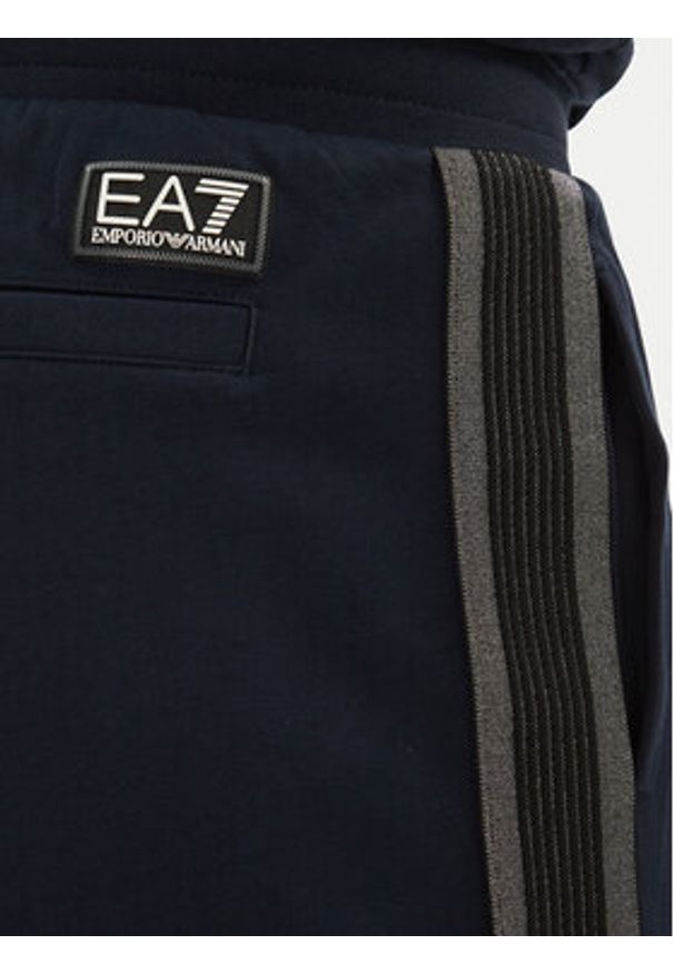 EA7 Emporio Armani Szorty sportowe 7M000544 AF12660 UB102 Granatowy Regular Fit. Kolor: niebieski. Materiał: bawełna. Styl: sportowy
