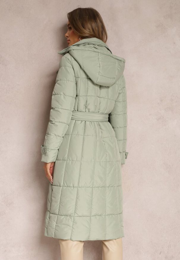 Renee - Jasnozielona Kurtka Pikowana z Paskiem Yeclu. Kolor: zielony. Materiał: materiał. Długość rękawa: długi rękaw. Długość: długie. Sezon: zima