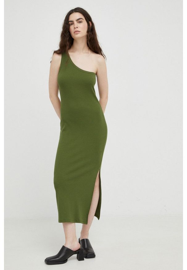 GESTUZ - Gestuz sukienka kolor zielony midi prosta. Okazja: na co dzień. Kolor: zielony. Materiał: bawełna, dzianina. Długość rękawa: na ramiączkach. Wzór: gładki. Typ sukienki: proste. Styl: casual. Długość: midi