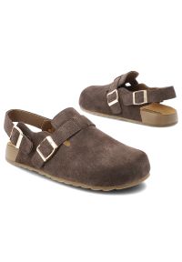 Sandały damskie Artiker, cholewka ze skóry naturalnej zamszowej wsuwany fason z paskiem wokół pięty, brązowe, 58C0331. Zapięcie: pasek. Kolor: brązowy. Materiał: skóra, zamsz #5