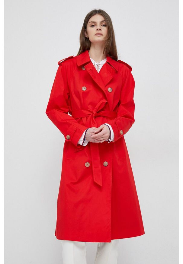 TOMMY HILFIGER - Tommy Hilfiger trencz bawełniany kolor czerwony przejściowy. Kolor: czerwony. Materiał: bawełna. Długość rękawa: raglanowy rękaw. Styl: klasyczny