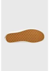 Vans tenisówki UA Classic Slip-On Eco Theory damskie kolor beżowy. Nosek buta: okrągły. Zapięcie: bez zapięcia. Kolor: beżowy. Materiał: materiał, włókno, guma