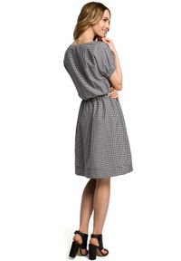 MOE - Swobodna sukienka w modną drobną kratkę. Materiał: tkanina, guma, materiał, elastan. Wzór: kratka