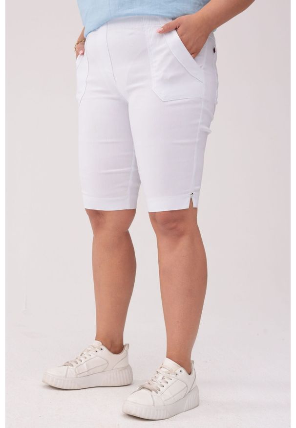 Nasi partnerzy - Komfortowe białe spodnie bermudy PLUS SIZE XXL OVERSIZE. Kolekcja: plus size. Kolor: biały. Materiał: tkanina, poliester, elastan, wiskoza, włókno. Długość: krótkie