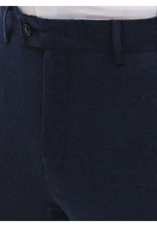 Pako Lorente - PAKO LORENTE - Granatowe spodnie ganiturowe z lnem. Kolor: niebieski. Materiał: len. Wzór: gładki. Sezon: wiosna, lato
