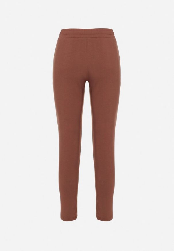 Born2be - Brązowe Spodnie Dresowe Zwężane z Kieszeniami i Gumką w Pasie Lerikas. Okazja: na co dzień. Kolor: brązowy. Materiał: dresówka. Styl: casual