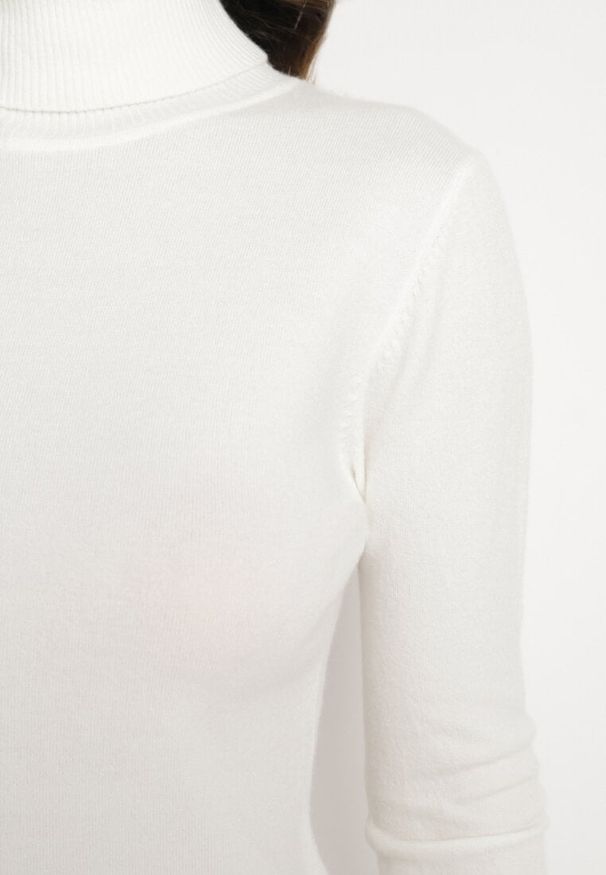 Born2be - Biały Golf Sweter z Wiskozą i Kaszmirem Zailaya. Okazja: na co dzień. Typ kołnierza: golf. Kolor: biały. Materiał: wiskoza, kaszmir. Styl: casual