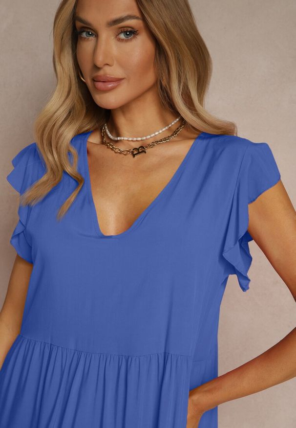 Renee - Niebieska Bawełniana Sukienka Rozkloszowana z Falbankami Mirlio. Okazja: na co dzień. Typ kołnierza: kołnierz z falbankami. Kolor: niebieski. Materiał: bawełna. Typ sukienki: rozkloszowane. Styl: klasyczny, casual, elegancki