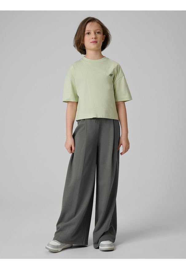 4f - 4F T-shirt loose gładki dziewczęcy - zielony 134/140 (8-10 lat). Okazja: na spacer, na co dzień, na uczelnię. Kolor: turkusowy. Materiał: dzianina, bawełna, skóra, materiał. Wzór: gładki. Sezon: lato. Styl: casual