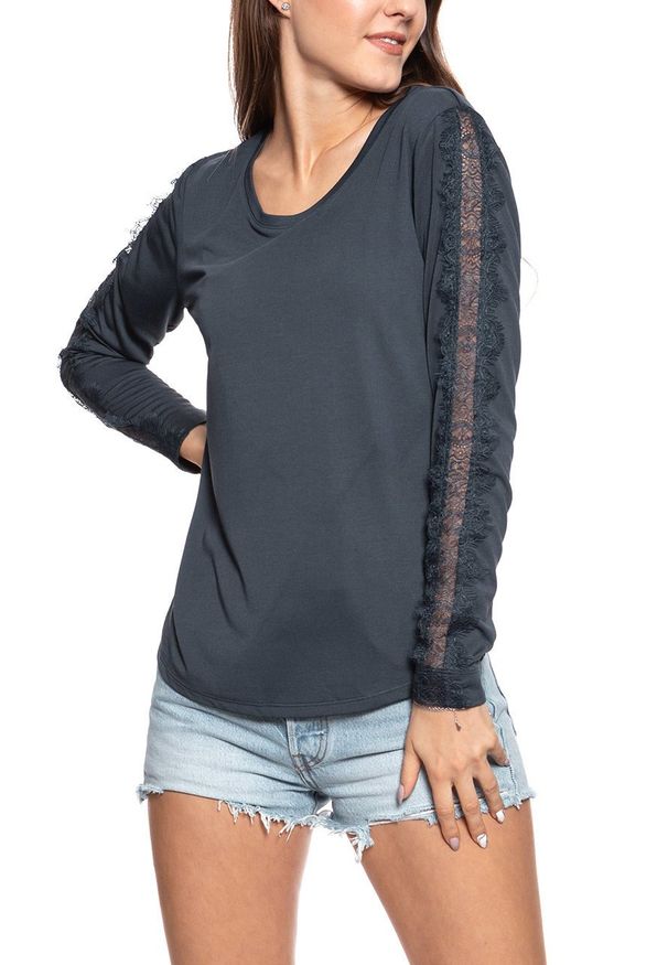 Mustang - DAMSKI LONGSLEEVE MUSTANG Anna C Lace 1009035 4085. Długość rękawa: długi rękaw. Długość: długie