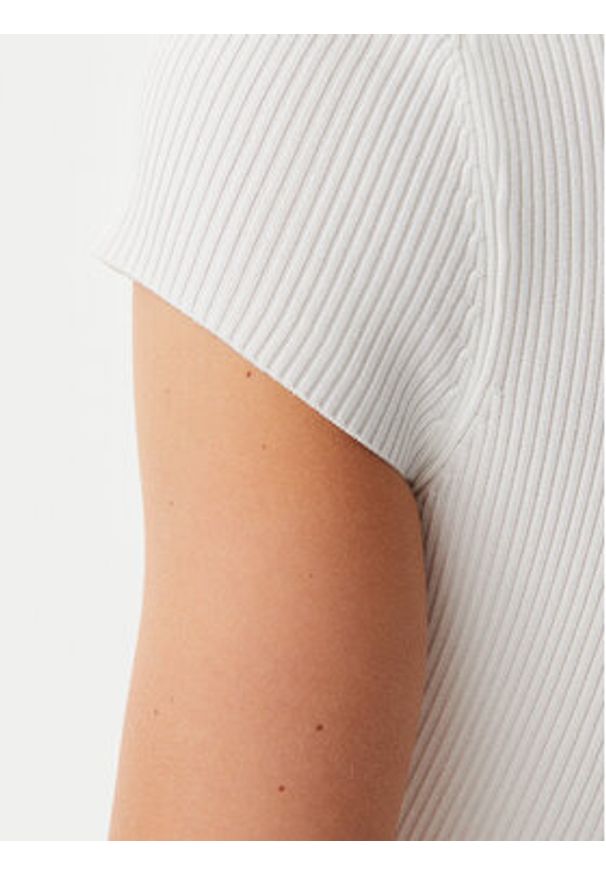 Guess Sukienka dzianinowa W5GK46 Z3L10 Écru Slim Fit. Materiał: wiskoza