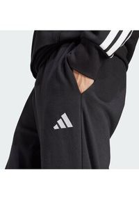 Adidas - adidas Spodnie dresowe Essentials Feel Cozy JE3854 Czarny Regular Fit. Kolor: czarny. Materiał: bawełna #3