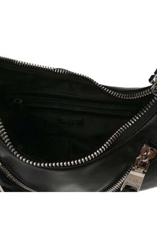 Steve Madden Torebka Bcosmic Crossbody SM13001357-02002-BLK Czarny. Kolor: czarny. Materiał: skórzane