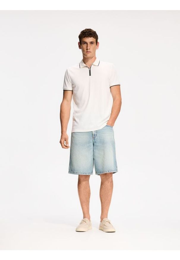Reserved - Koszulka polo slim - złamana biel. Typ kołnierza: polo. Materiał: wiskoza, dzianina
