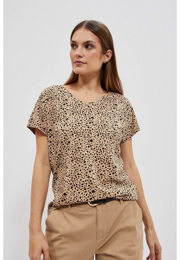 MOODO - T-shirt z ozdobnym tyłem ciemnobeżowy. Kolor: beżowy. Materiał: bawełna