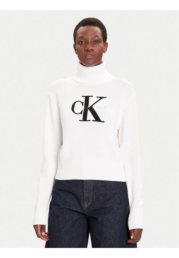 Calvin Klein Jeans Golf Chenille LV047D354G Biały Relaxed Fit. Typ kołnierza: golf. Kolor: biały. Materiał: syntetyk, bawełna