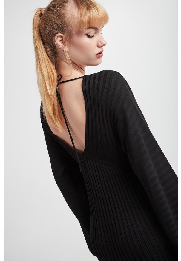 Sukienka maxi GESTUZ. Długość: maxi