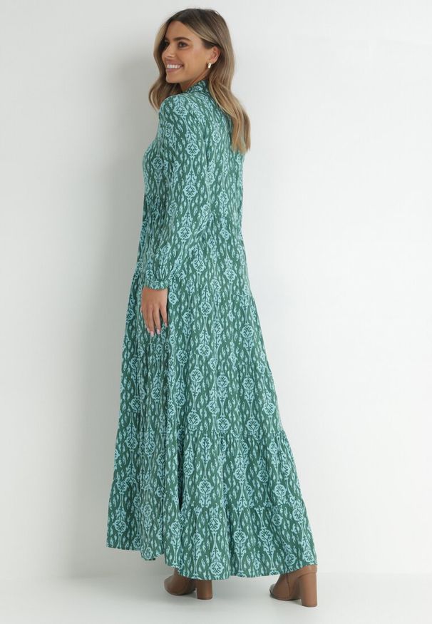 Born2be - Zielono-Niebieska Sukienka Koszulowa w Ornamentalny Wzór Midis. Okazja: na co dzień, na spacer. Kolor: zielony. Materiał: wiskoza. Długość rękawa: długi rękaw. Typ sukienki: koszulowe. Styl: casual, elegancki