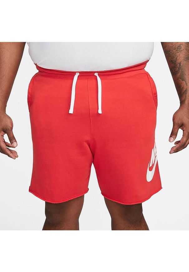 Spodenki Męskie Nike M Nk Club Alumni Hbr Ft Short. Kolor: czerwony. Długość: krótkie. Sezon: lato