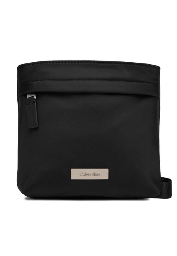 Calvin Klein Saszetka Sleek Slim Flatpack LV04D3234G Czarny. Kolor: czarny. Materiał: materiał