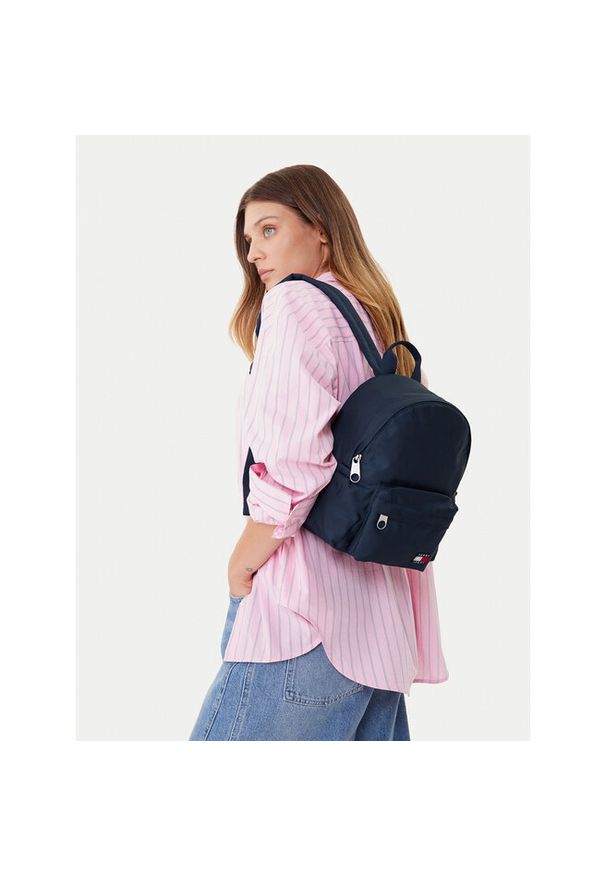 Plecak Tommy Jeans. Kolor: niebieski