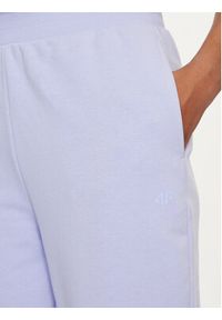 4f - 4F Spodnie dresowe 4FWSS24TTROF666 Fioletowy Regular Fit. Kolor: fioletowy. Materiał: bawełna #4