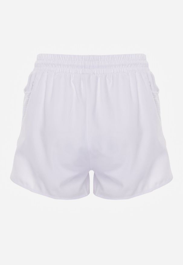 Born2be - Białe Szorty Sportowe z Siateczkowymi Wstawkami i Podszewką Tamaris. Okazja: na co dzień, na spacer. Kolor: biały. Styl: sportowy