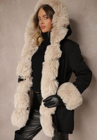 Renee - Czarno-Beżowa Kurtka Parka z Futerkiem i Szerokim Kapturem Florion. Okazja: na co dzień. Kolor: czarny. Materiał: futro. Wzór: aplikacja. Sezon: zima. Styl: casual #5