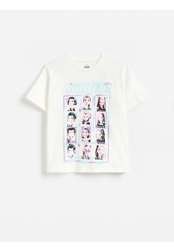 Reserved - T-shirt Kpop Demon Hunters™ - złamana biel. Materiał: bawełna
