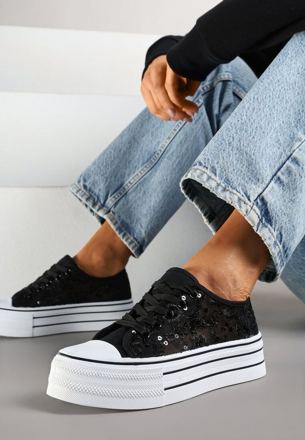 Born2be - Czarne Siateczkowe Trampki Vices na Platformie Zdobione Cekinami Telandria. Okazja: na co dzień. Kolor: czarny. Materiał: jeans. Wzór: aplikacja. Obcas: na platformie. Styl: casual, elegancki