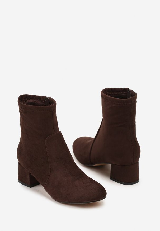 Renee - Ciemnobrązowe Botki Vices na Słupku Ozdobione Przeszyciem Ariske. Okazja: na co dzień. Kolor: brązowy. Wzór: aplikacja. Obcas: na słupku. Styl: elegancki, casual